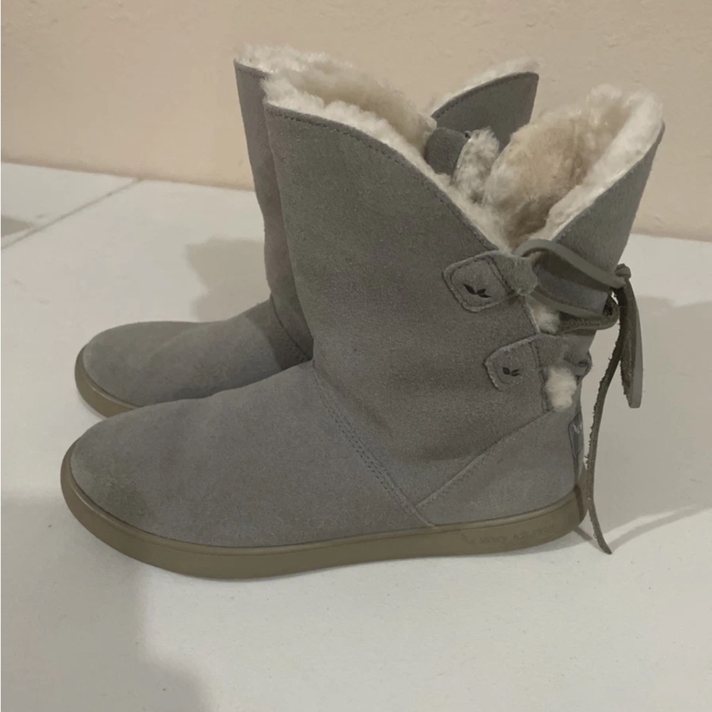 WOMENS SIZE 7 DOVE GREY KOOLABURRA BY UGG SHAZI SHORT SUEDE BOOTS 1019361 DMG BX